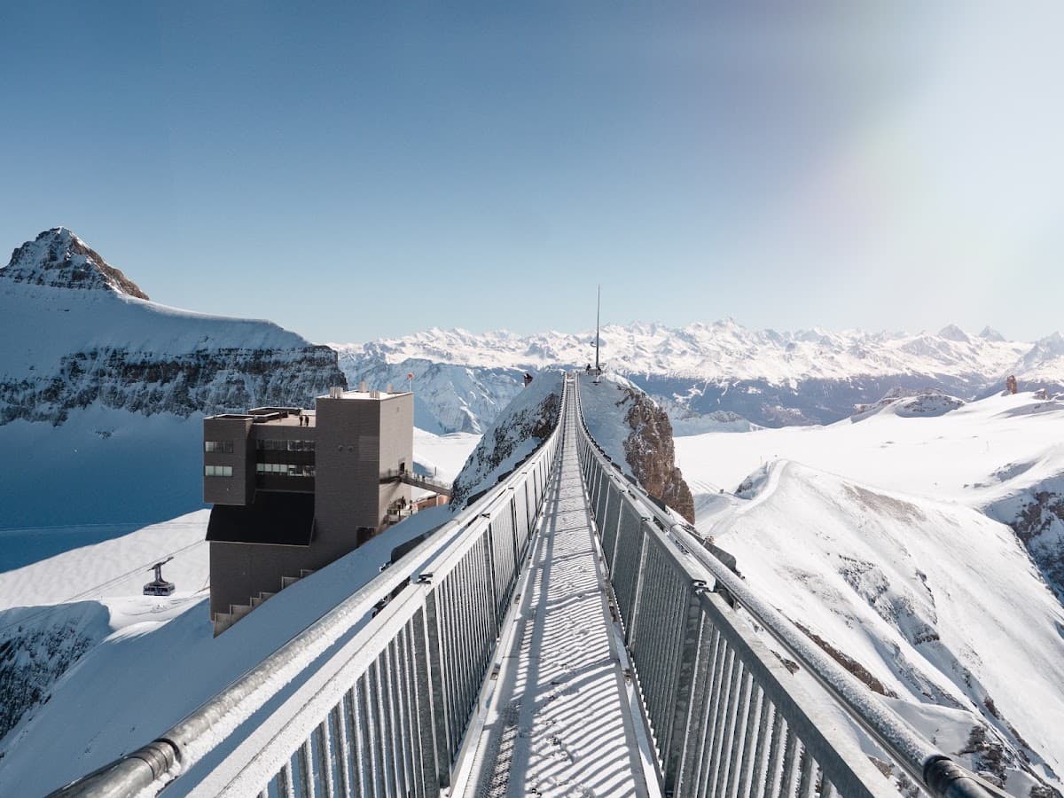 Экспедиция в Swiss Alps на Glacier 3000
