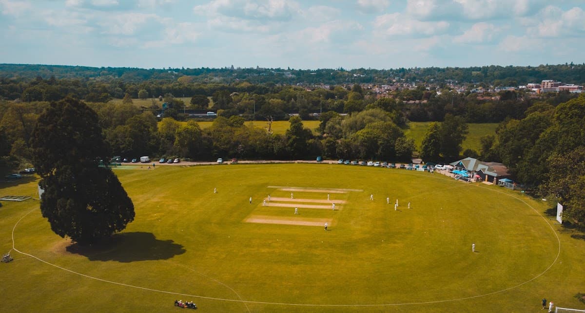 Sessão de treino no Egham Cricket Club