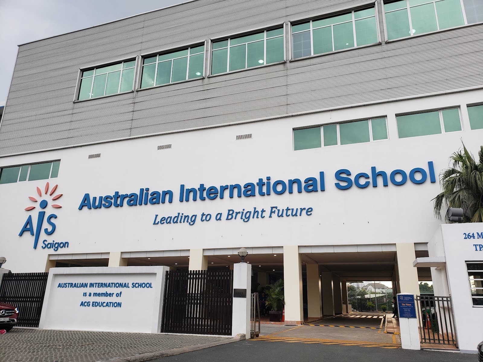 Australian International School - Tour & Explore Vietnam