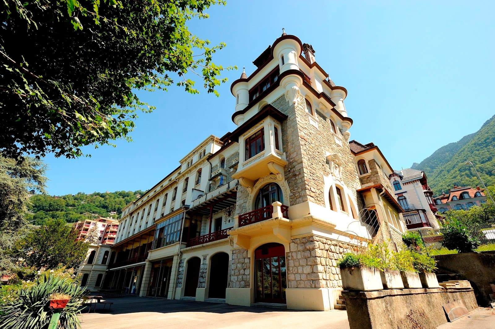 Institut Monte Rosa Summer Camp Montreux