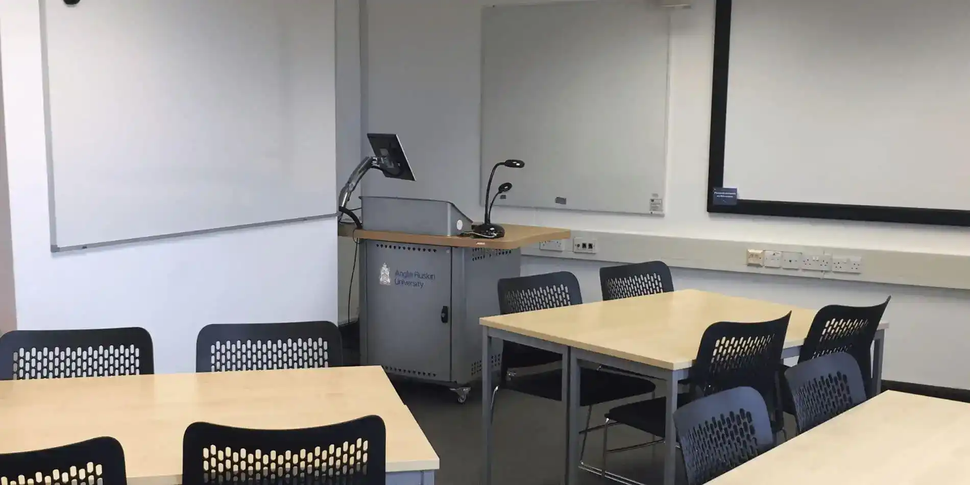 International House London - Cambridge Summer Language Camp