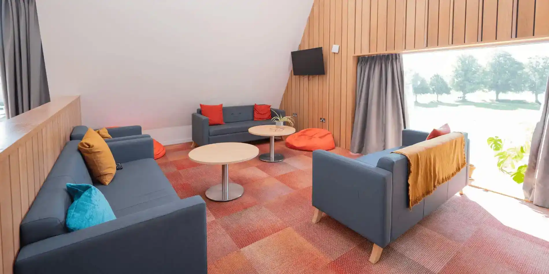 International House London - Oxford Summer Language Camp