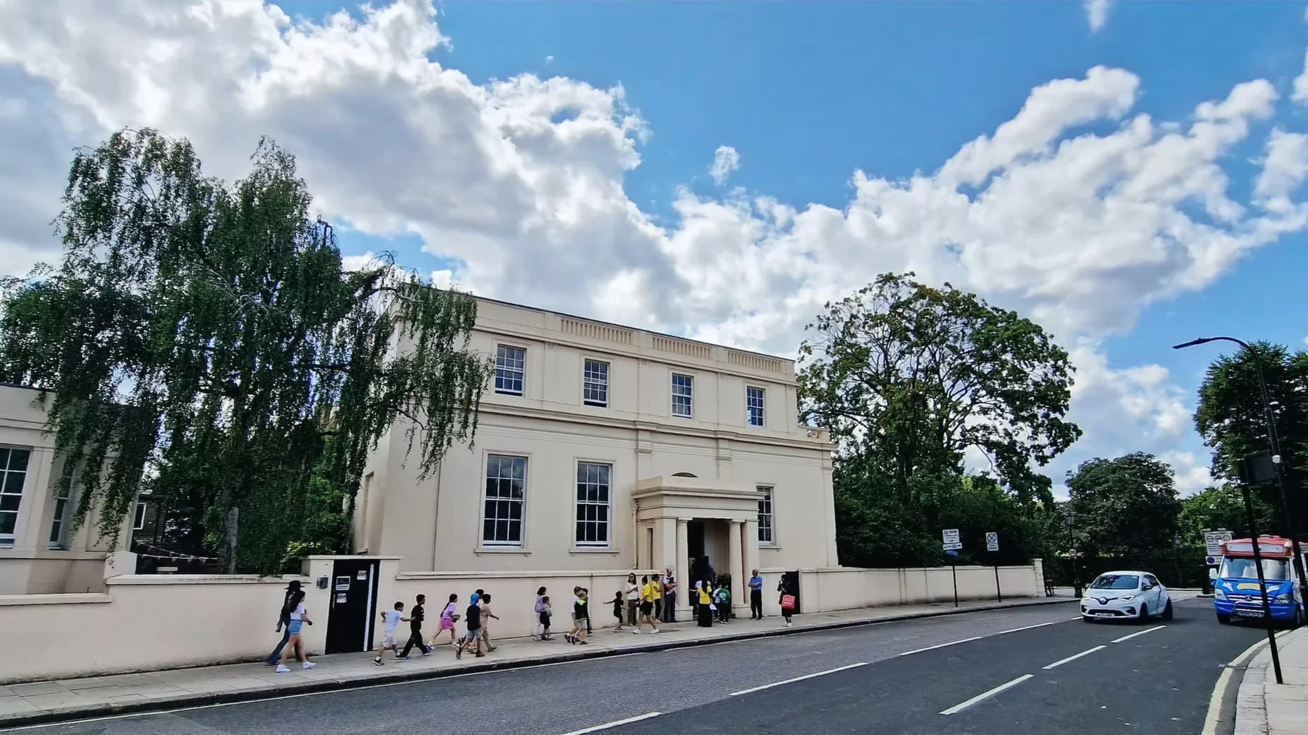 SKOLA English Summer School Language Camp London