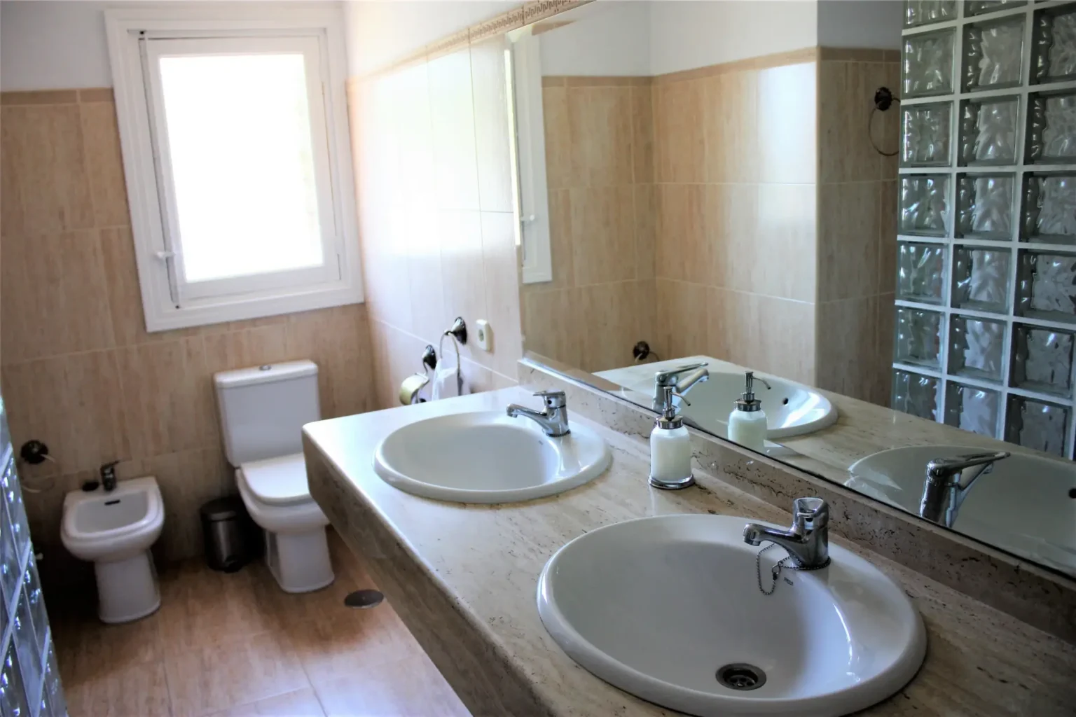 WCGallery Cenrvantes Escuela Internacional Accommodation 1 1536x1024