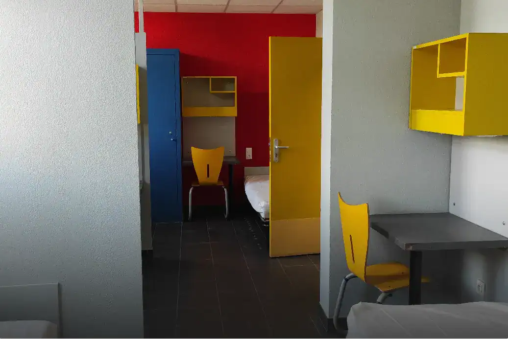 WCGallery EF Nice Accommodation 5