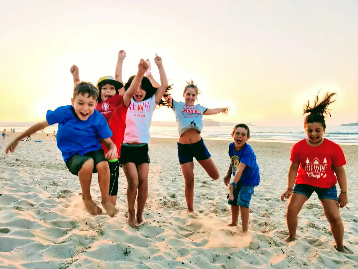Summer Camps Inmersion En Ingles Y Naturaleza NewPa Campamento De Verano Playa Saltando Bruno T. E