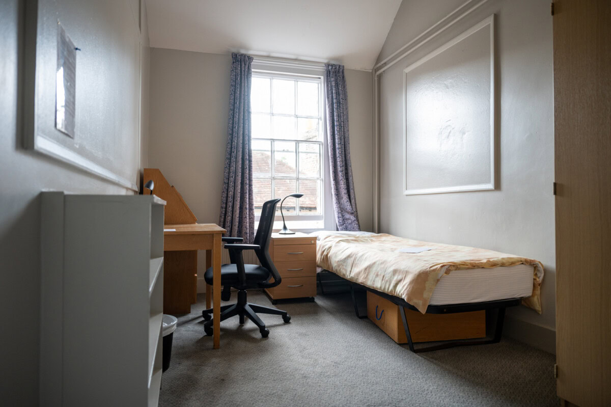 SBC Eton Bedroom 1200x799 1