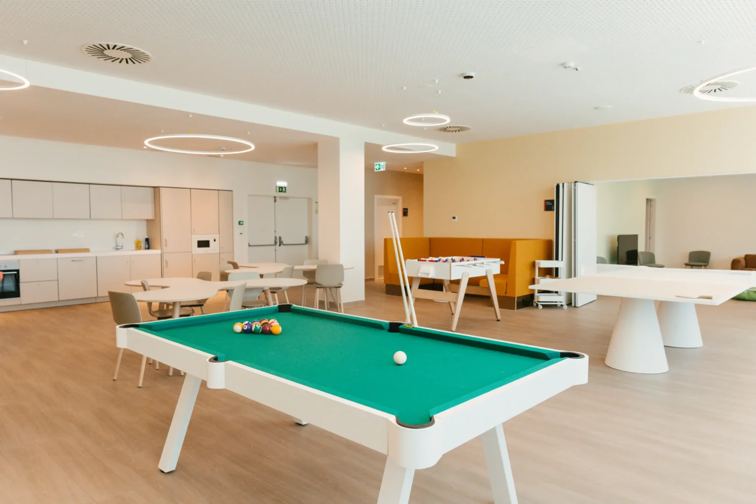 WCGallery Kings College Cascais Accommodation 1 1536x1024