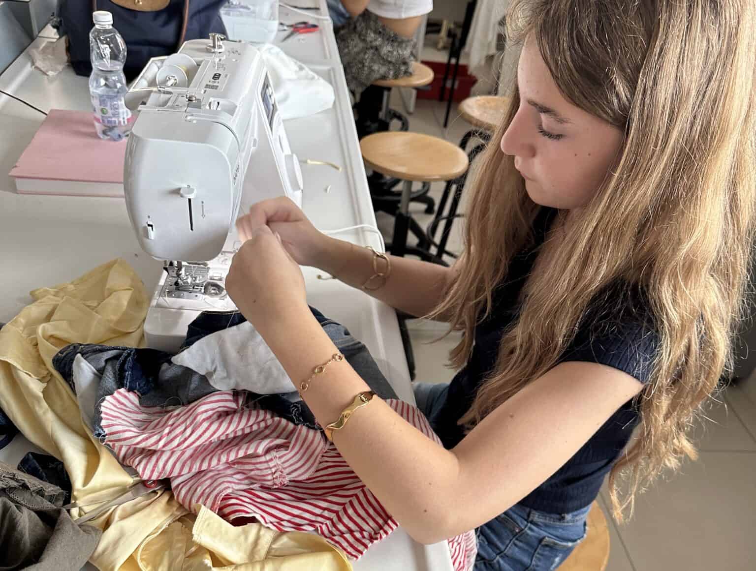 Upcycling Sewing Machine CUT 2 1536x1161